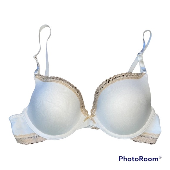 Maidenform 34B Tshirt Bra- White and Beige Lace